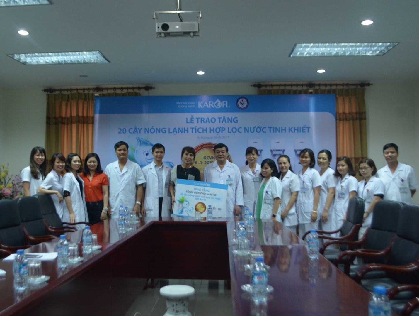Tìm hiểu và lựa chọn cây lọc nước uống nóng lạnh giá rẻ